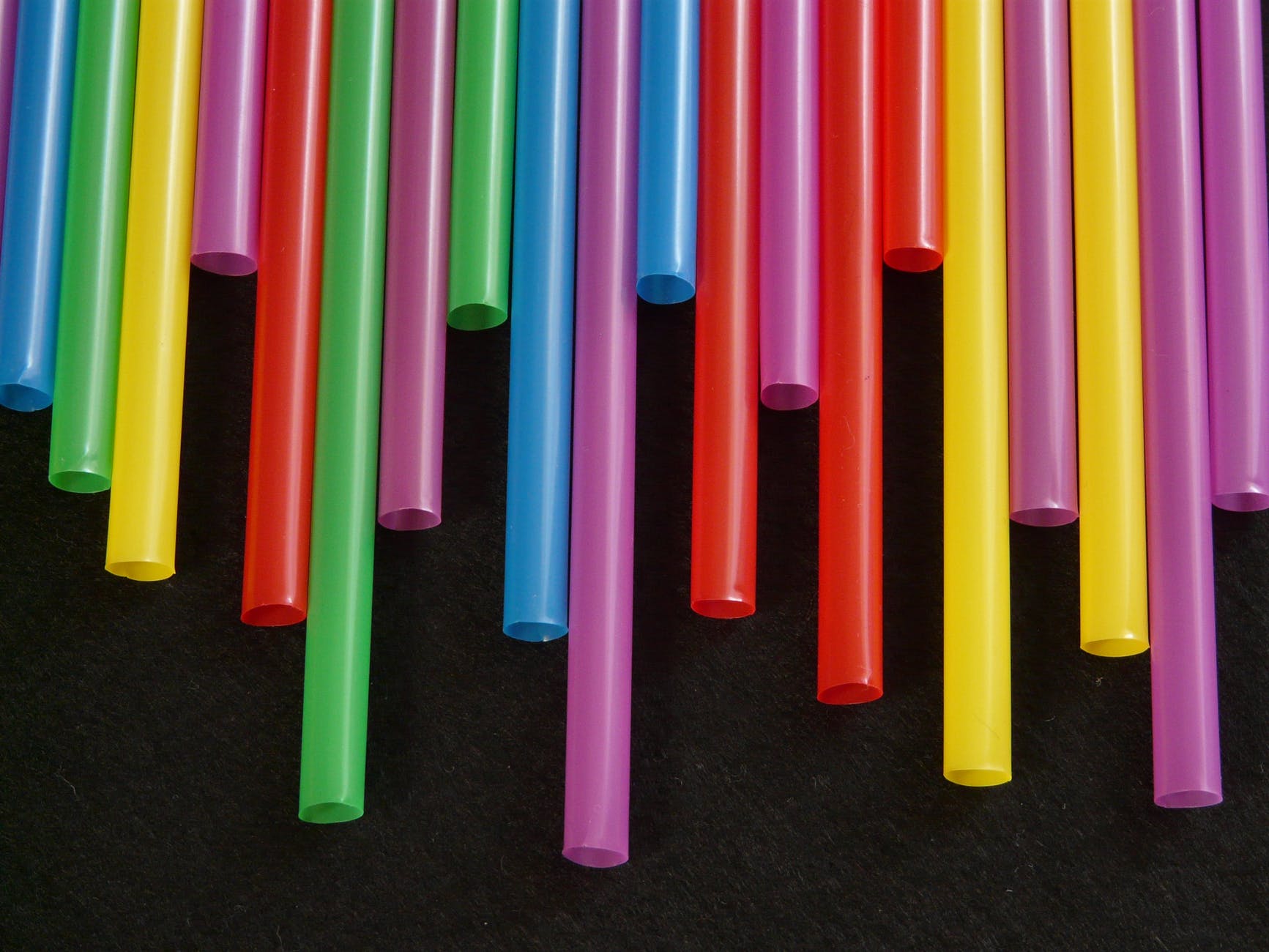 straws-tube-plastic-colorful-65612.jpeg